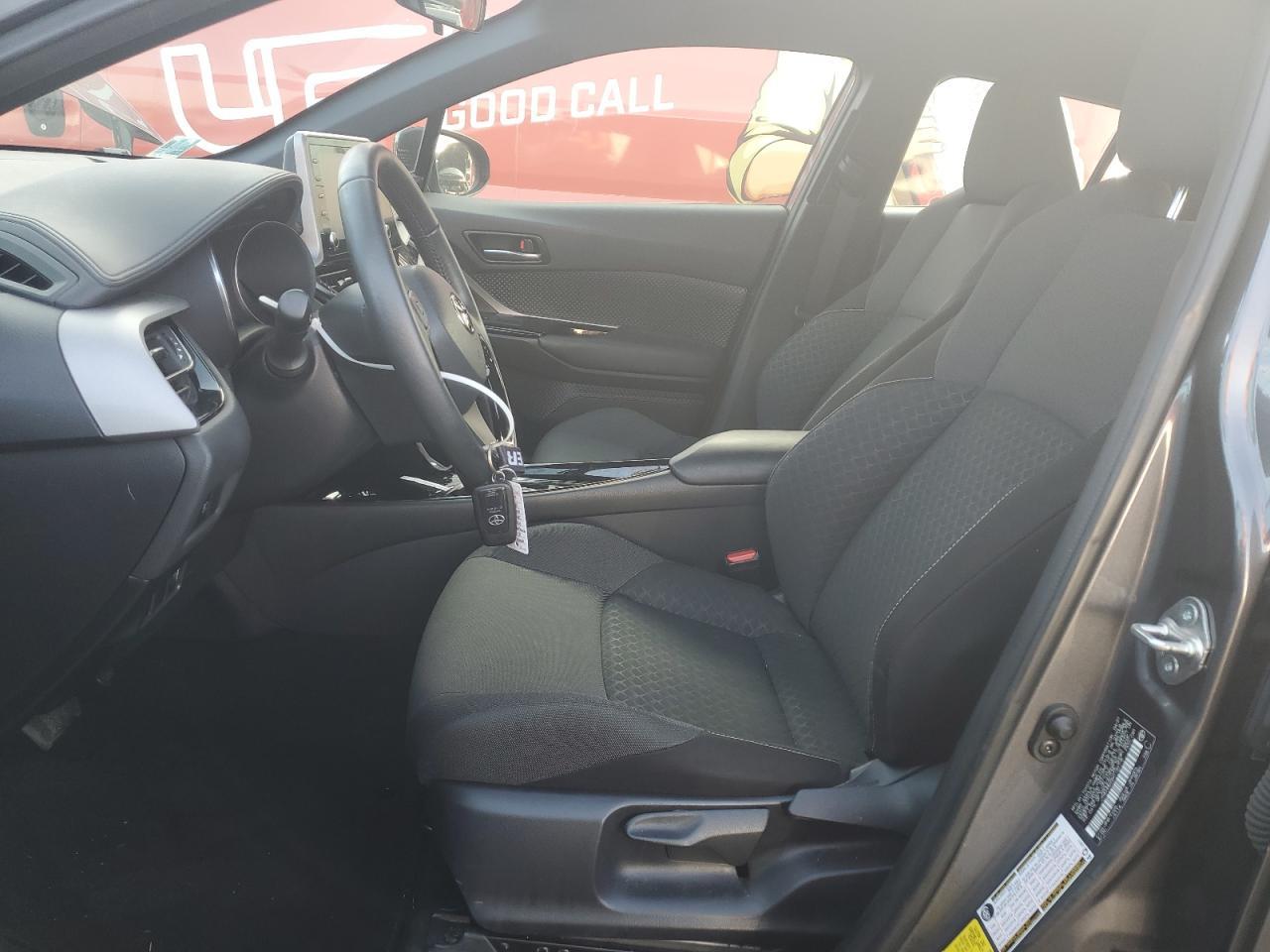 2021 TOYOTA C-HR XLE - Фото 7