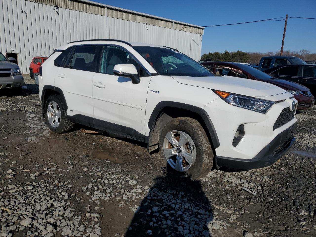 2020 TOYOTA RAV4 XLE - Фото 4