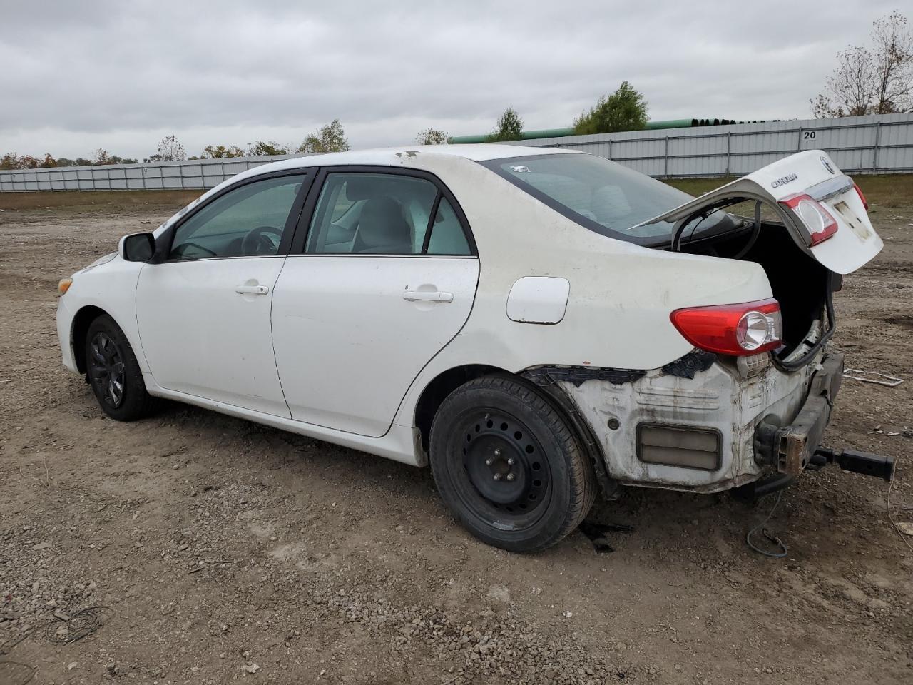 2013 TOYOTA COROLLA BA - Фото 2