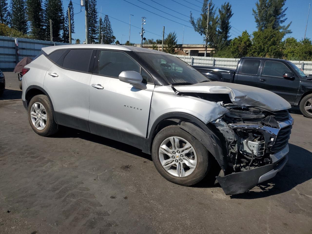 2022 CHEVROLET BLAZER 2LT - Image 4