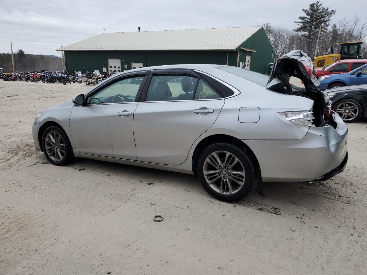 2017 TOYOTA CAMRY LE - Фото 2