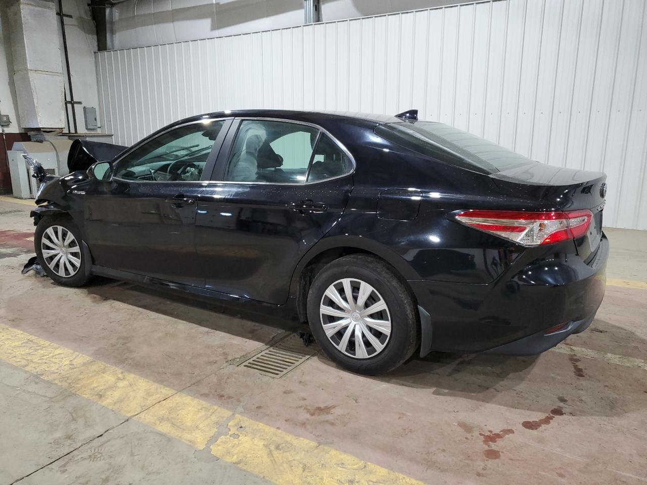 2019 TOYOTA CAMRY LE - Image 2