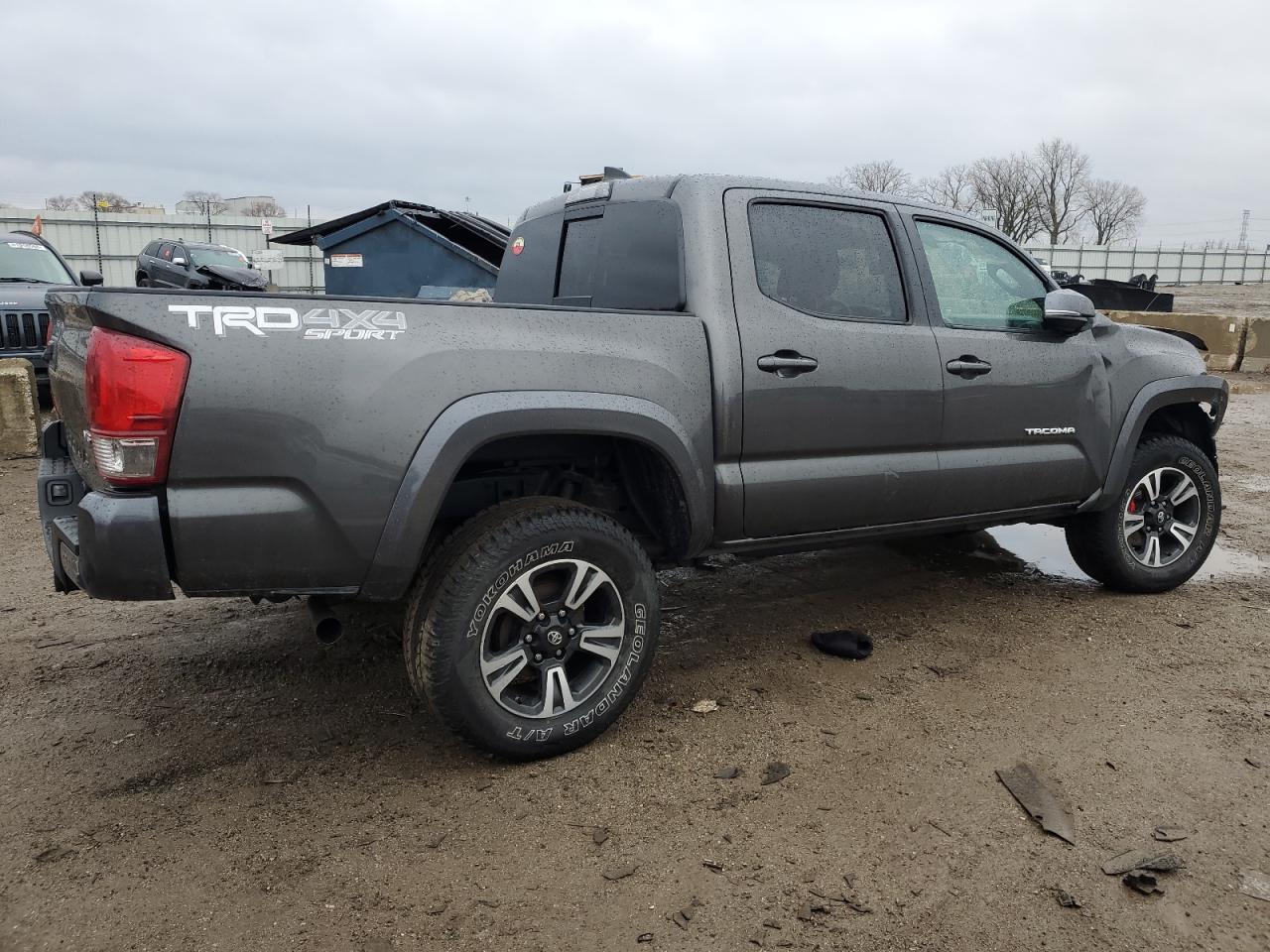 2017 TOYOTA TACOMA DOU - Фото 3