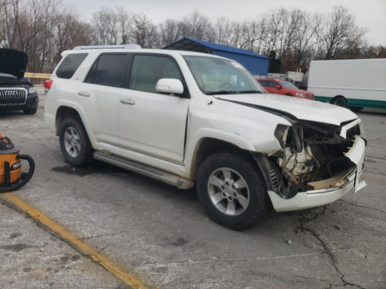 2011 TOYOTA 4RUNNER SR - Image 4