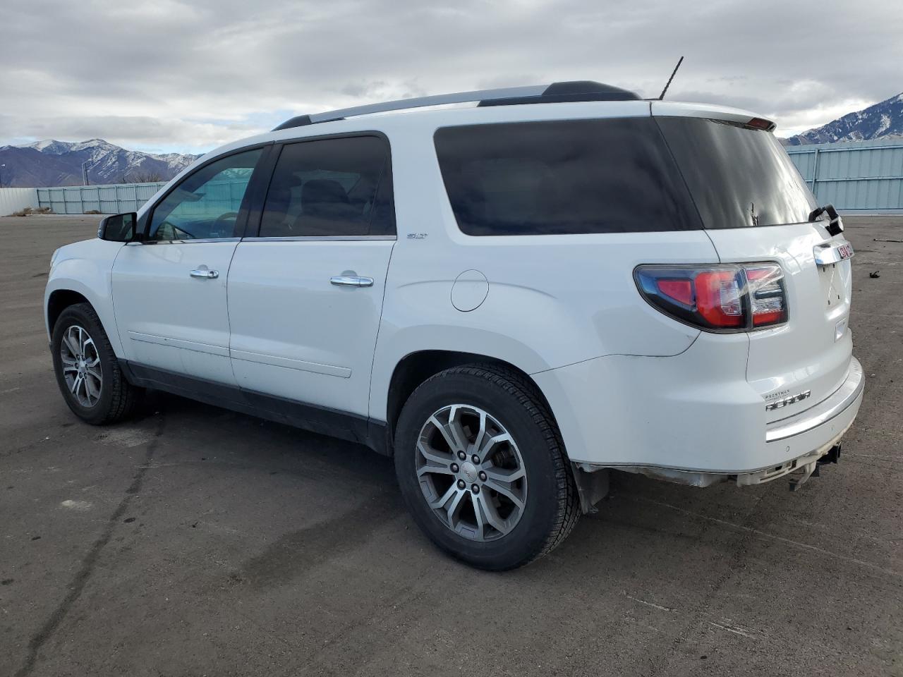 2016 GMC ACADIA SLT - Image 2