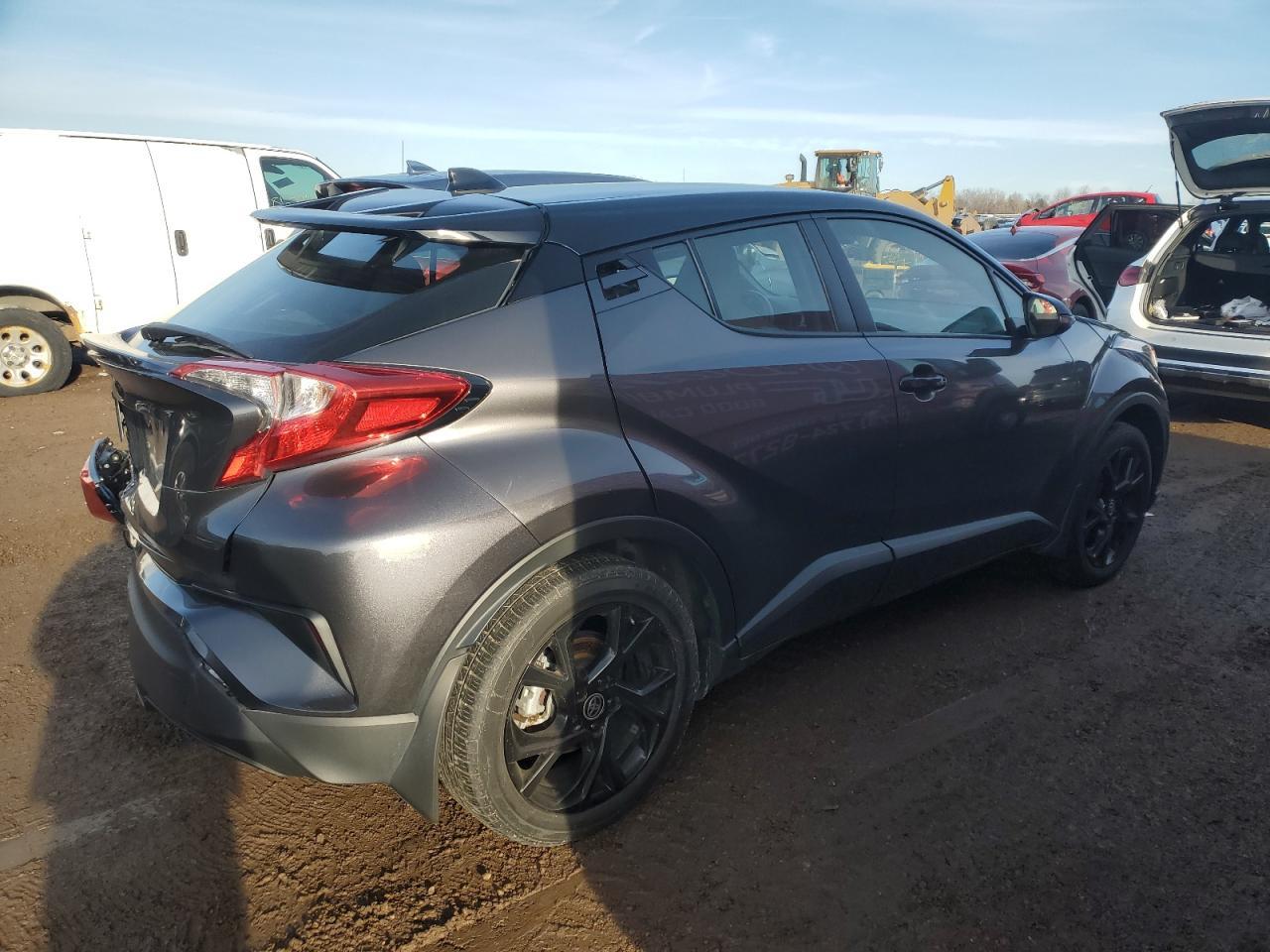 2021 TOYOTA C-HR XLE - Фото 3