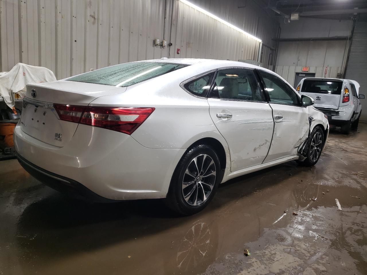2016 TOYOTA AVALON HYB - Image 3