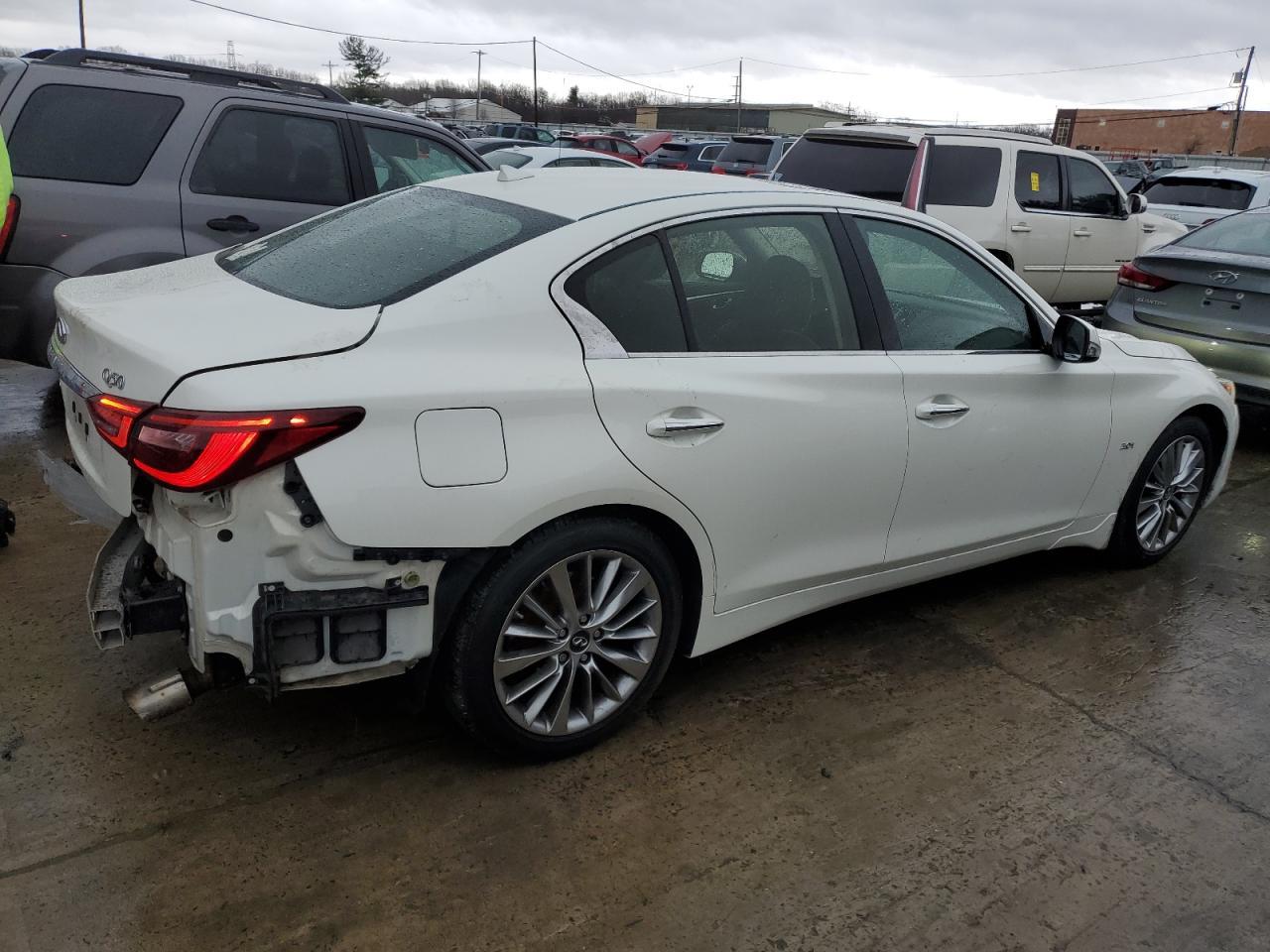 2018 INFINITI Q50 LUXE - Фото 3