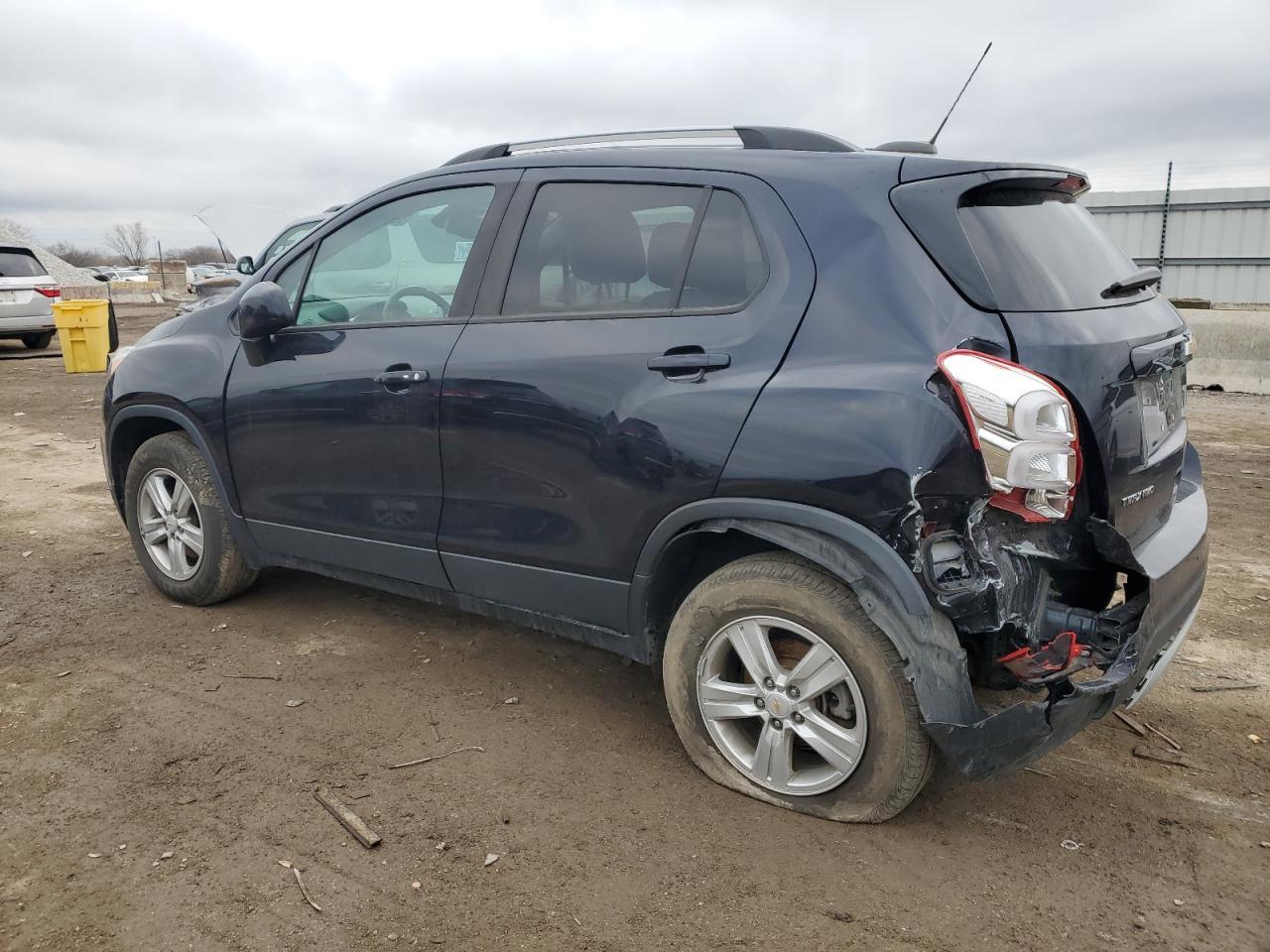 2021 CHEVROLET TRAX 1LT - Image 2