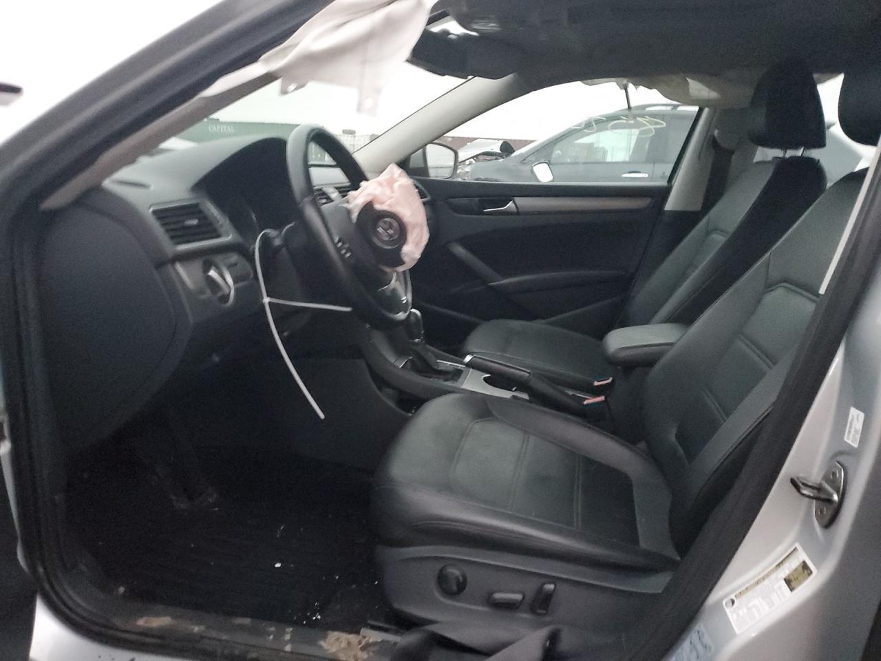 2014 VOLKSWAGEN PASSAT SE - Image 7