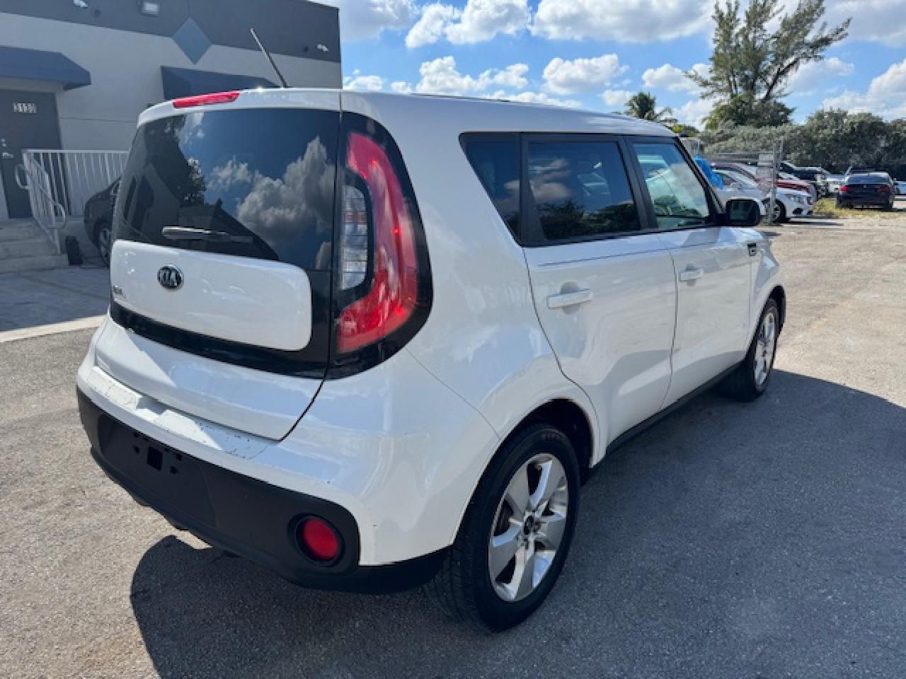 2017 KIA SOUL - Фото 3