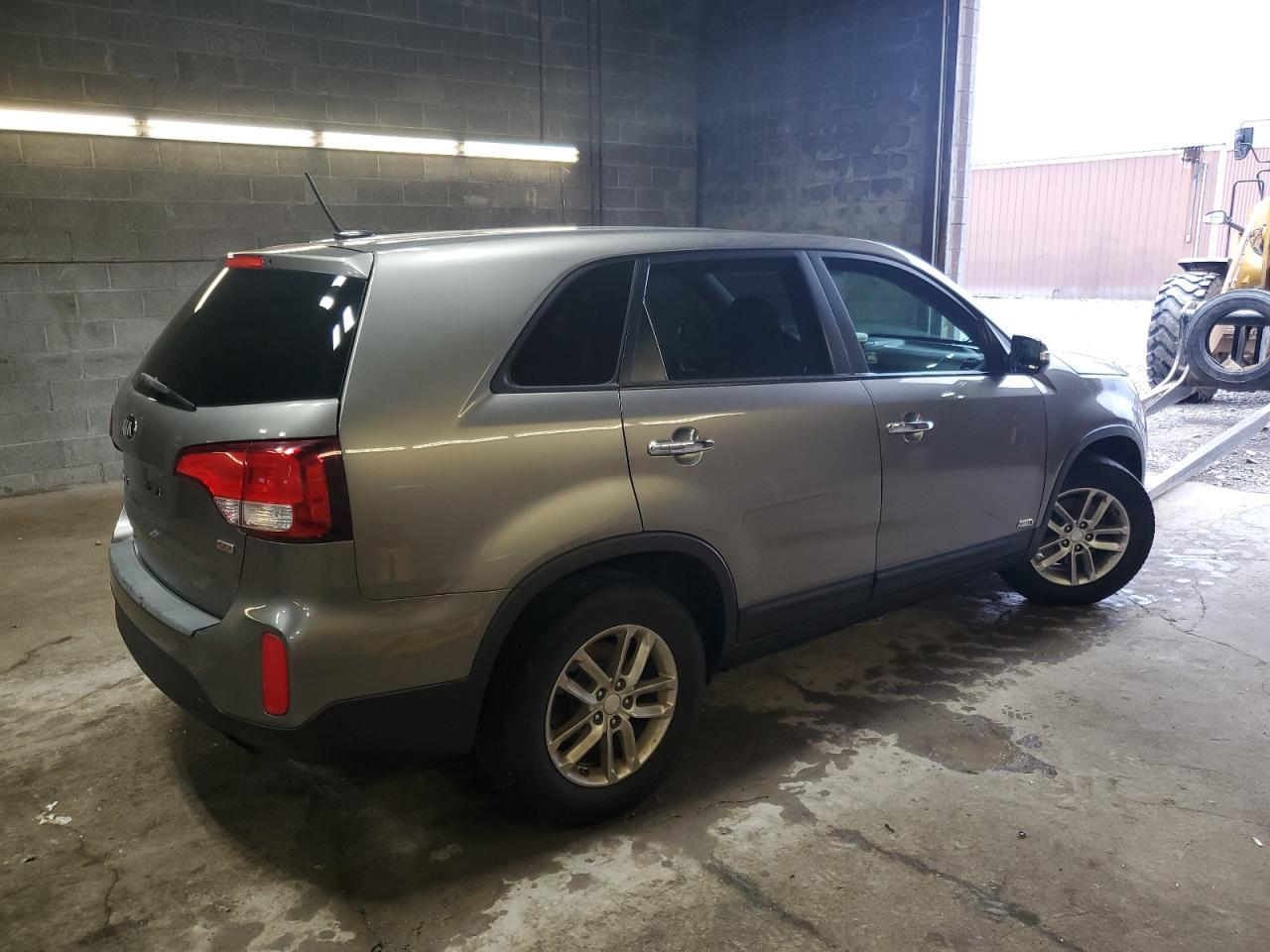 2015 KIA SORENTO LX - Image 3