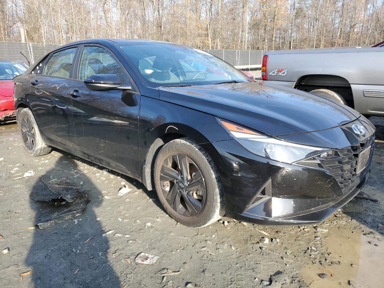 2023 HYUNDAI ELANTRA SE - Image 4