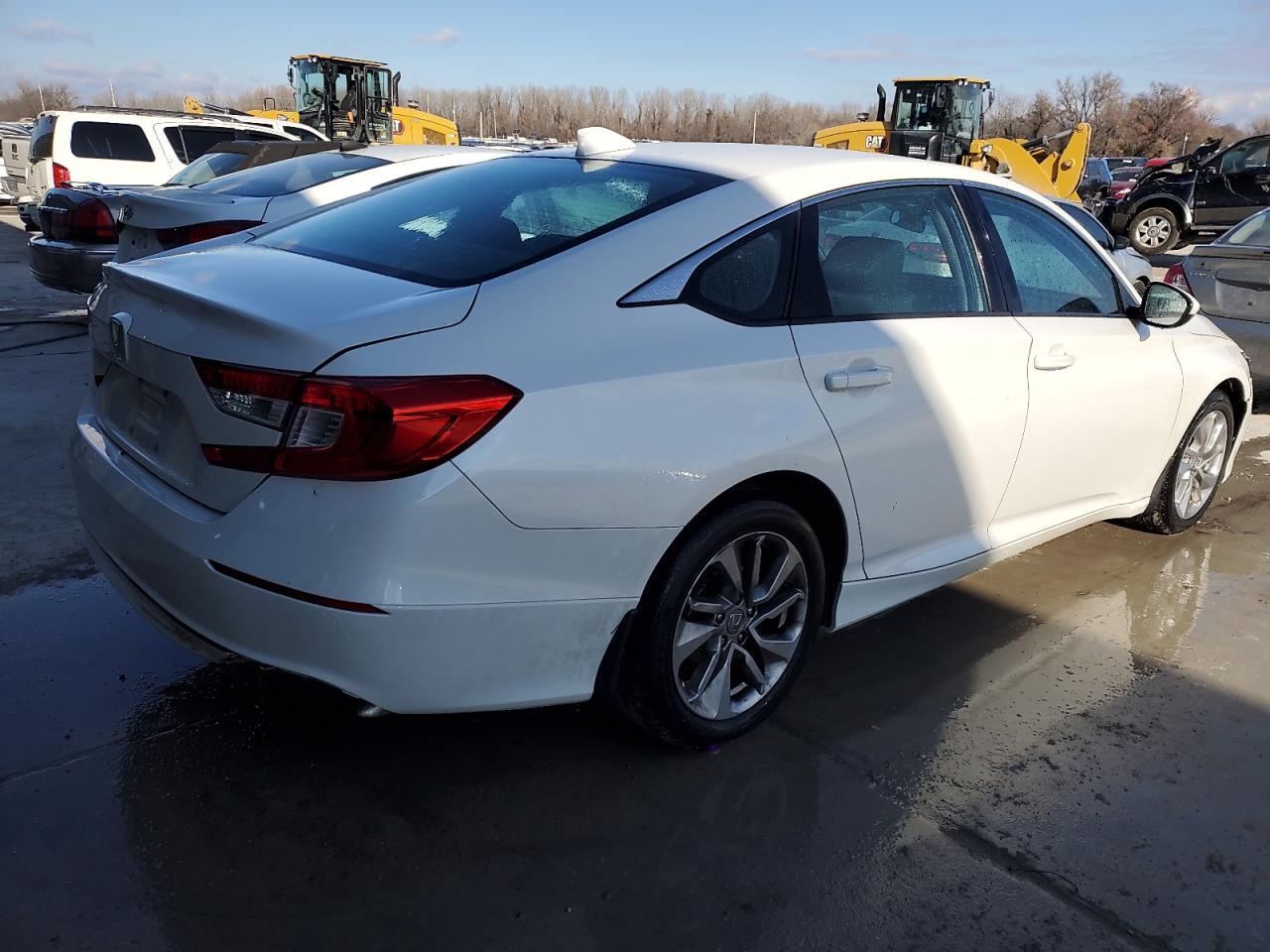 2018 HONDA ACCORD LX - Фото 3