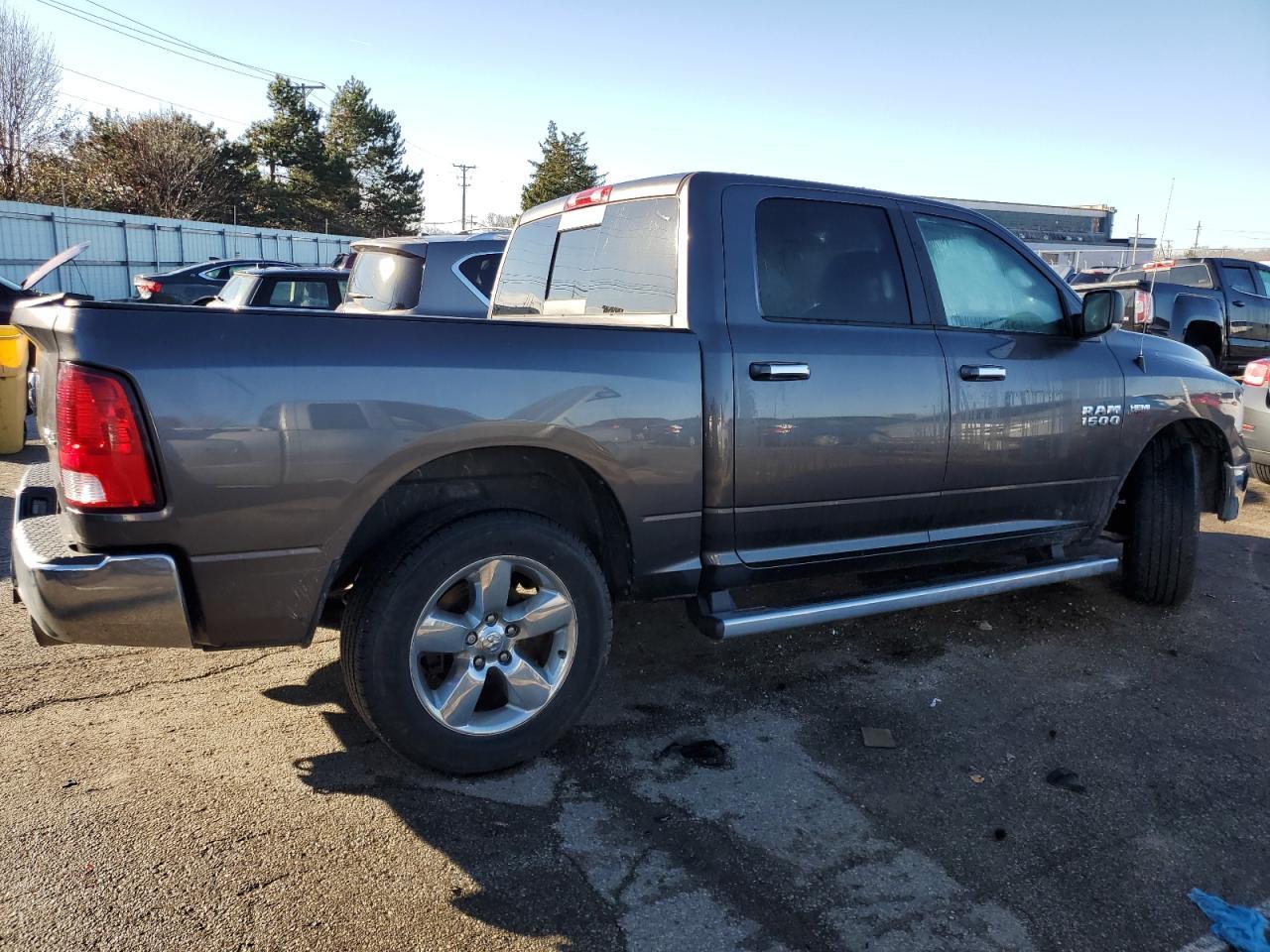 2015 RAM 1500 SLT - Image 3