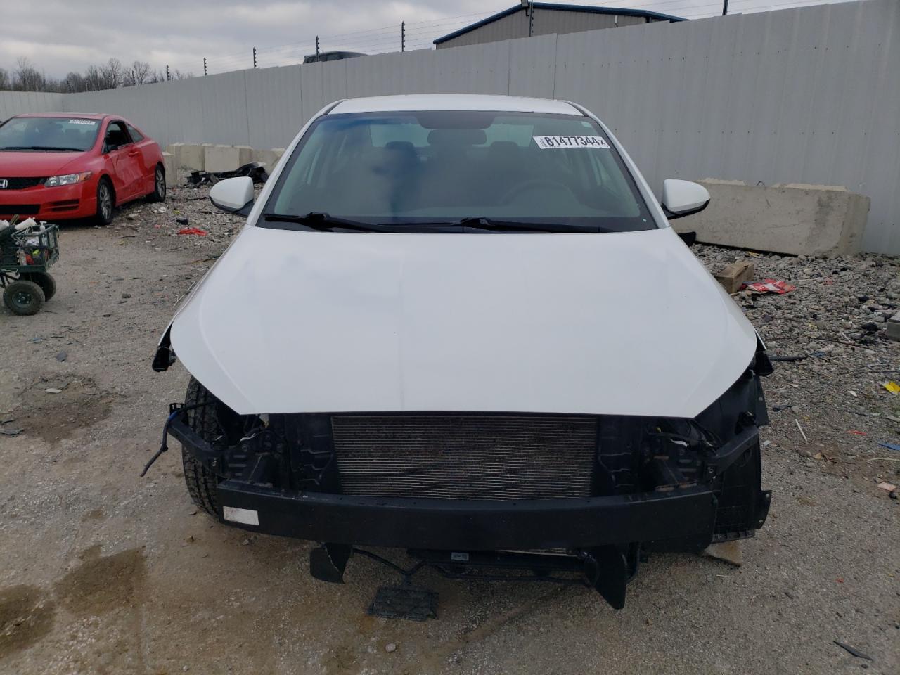 2019 HYUNDAI ELANTRA SE - Фото 5