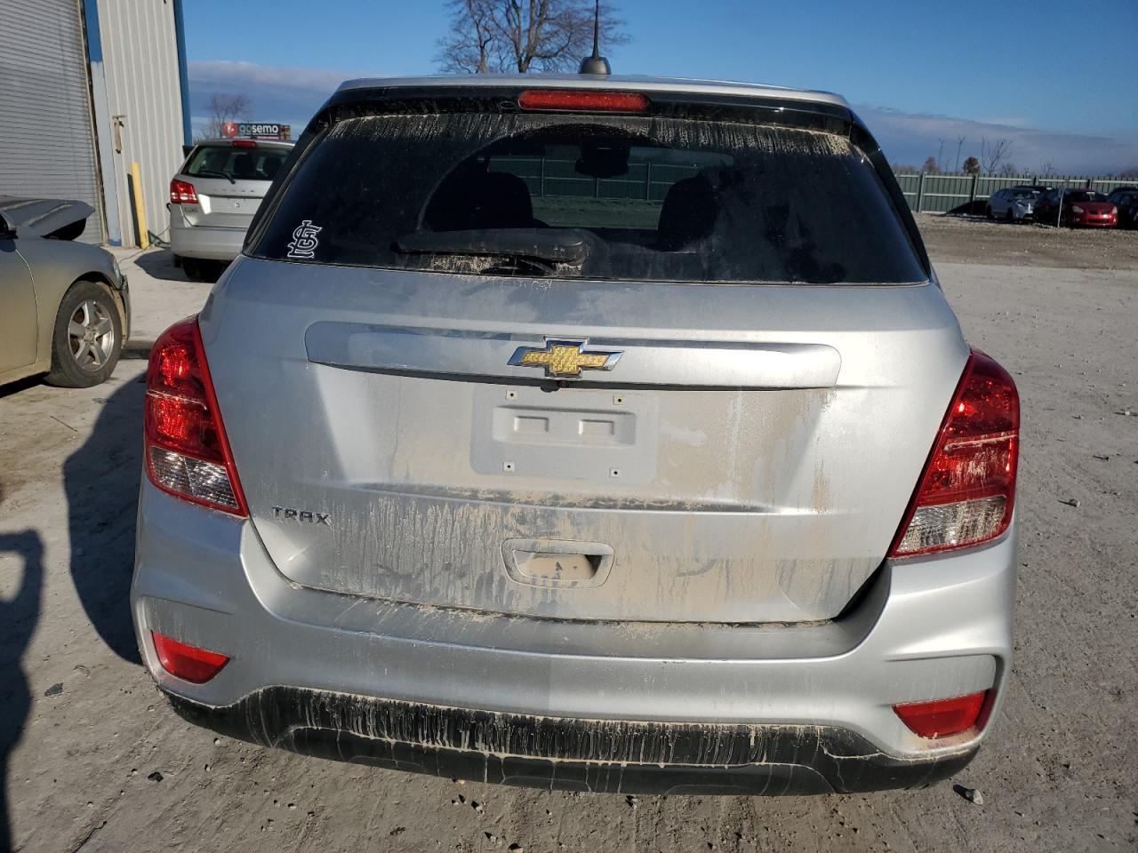2021 CHEVROLET TRAX LS - Image 6