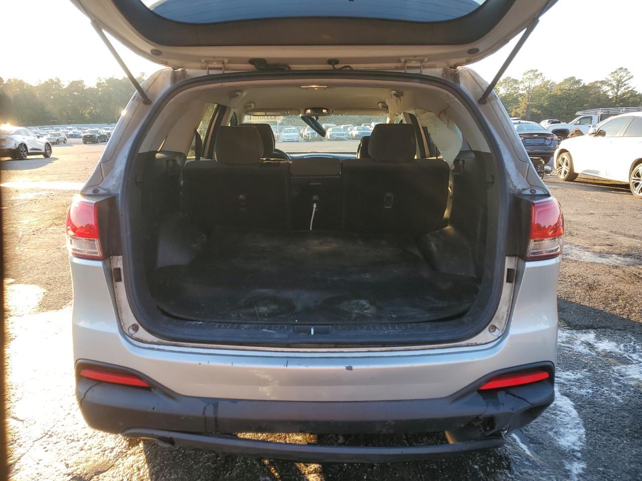2016 KIA SORENTO LX - Image 6