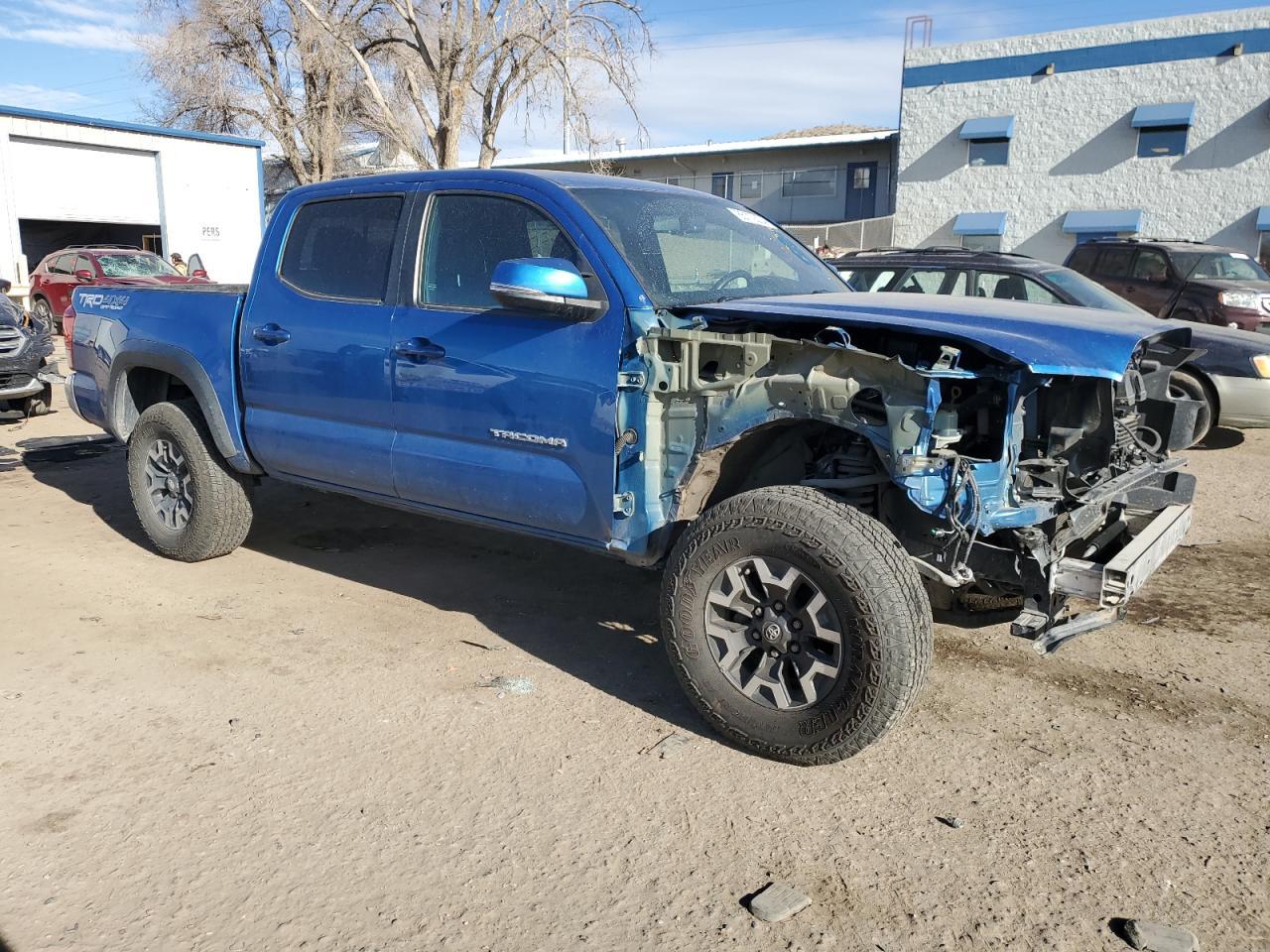 2017 TOYOTA TACOMA DOU - Фото 4