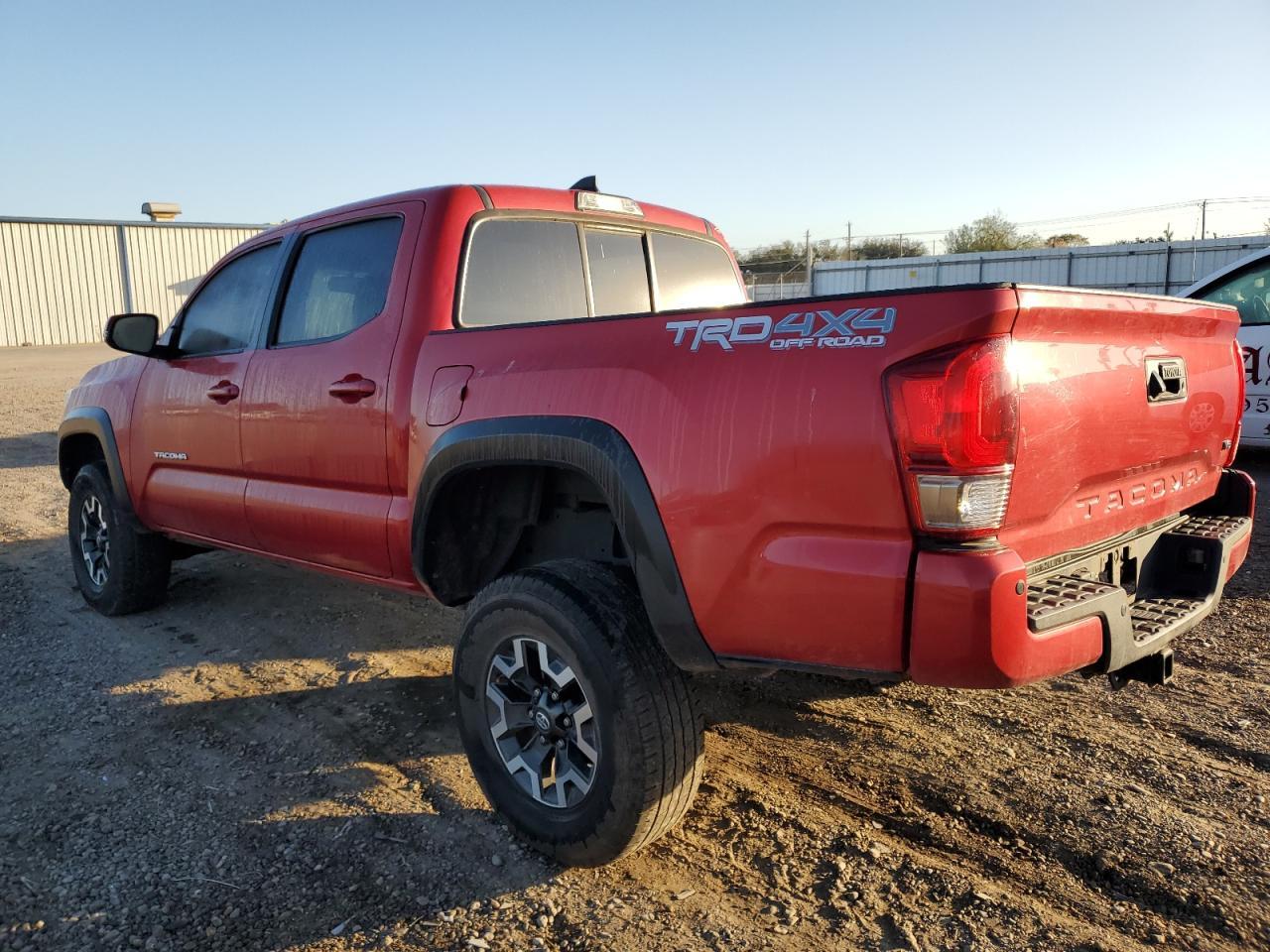 2016 TOYOTA TACOMA DOU - Фото 2