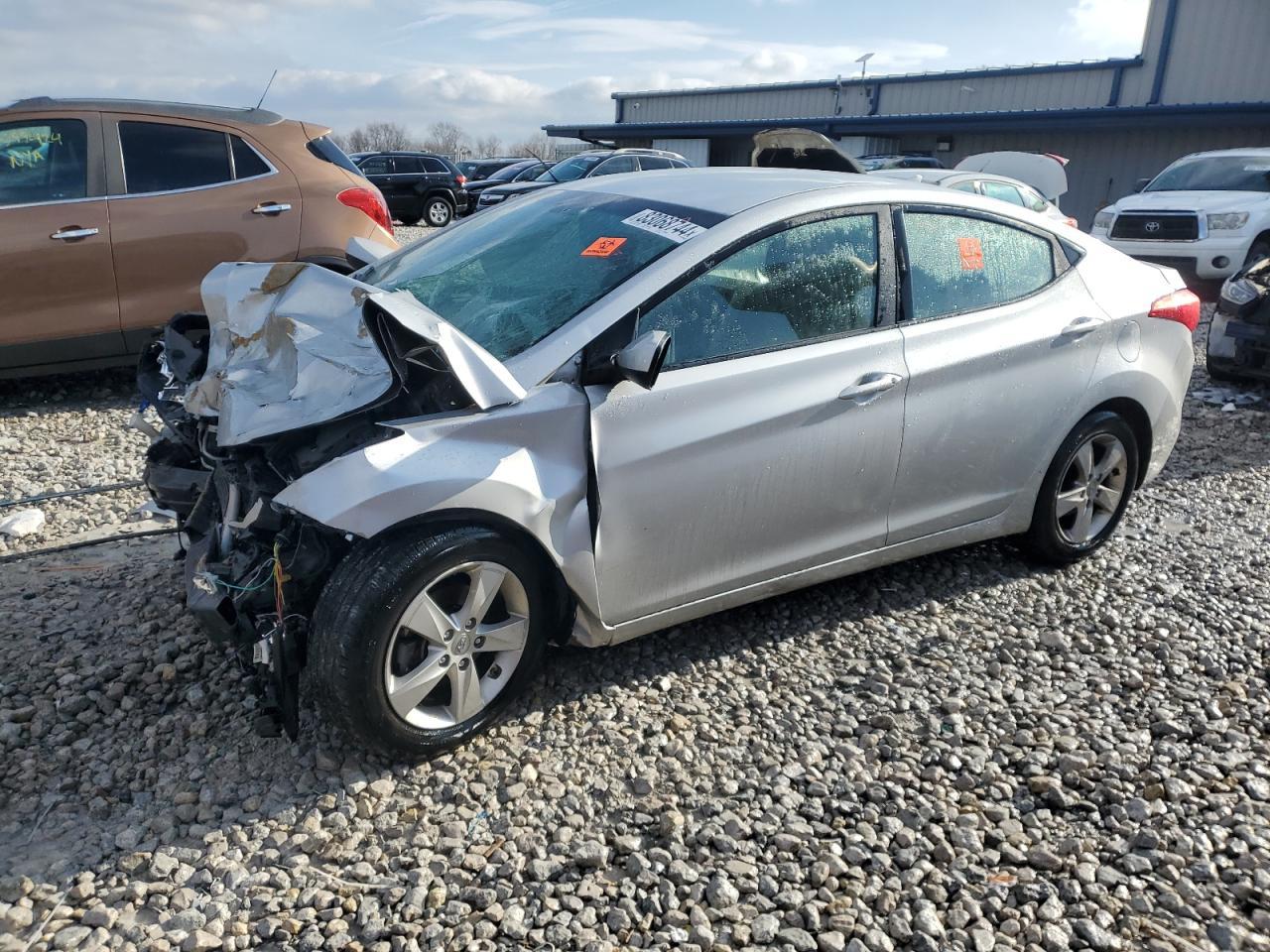 2013 HYUNDAI ELANTRA GL