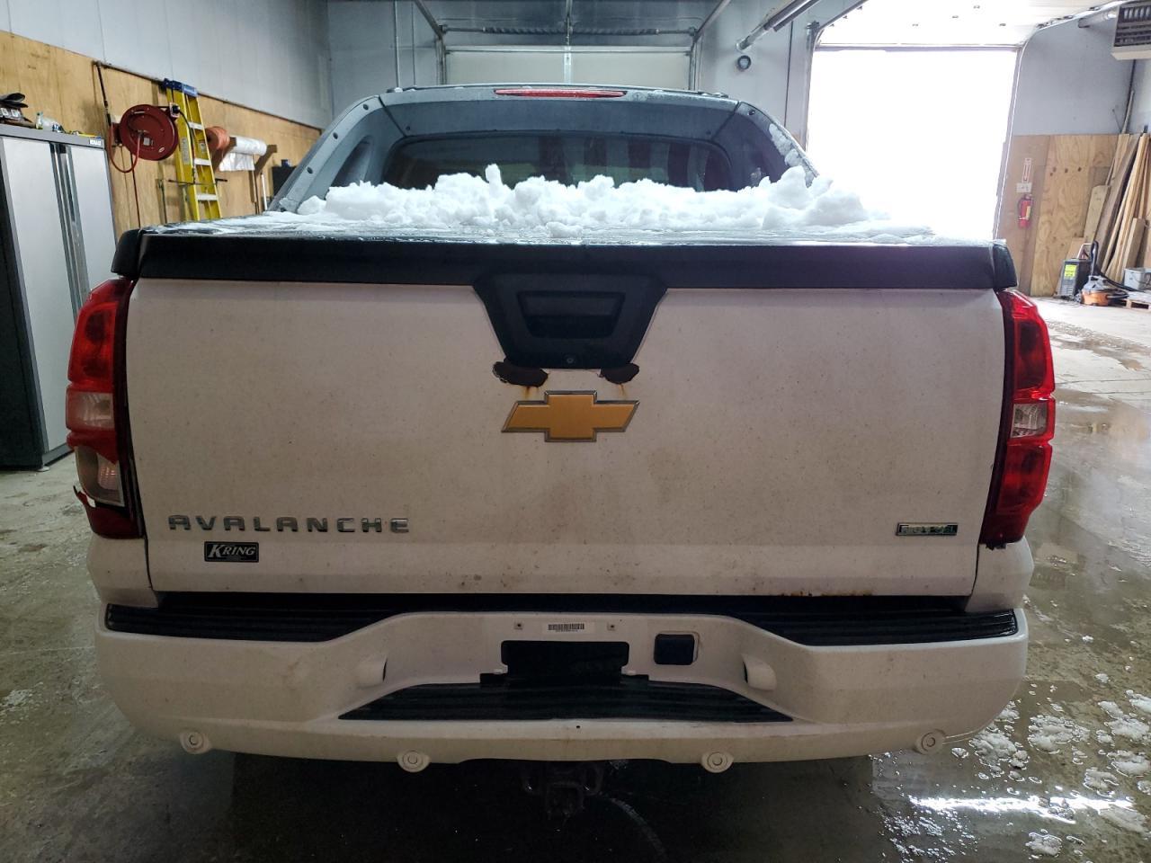 2012 CHEVROLET AVALANCHE - Image 6