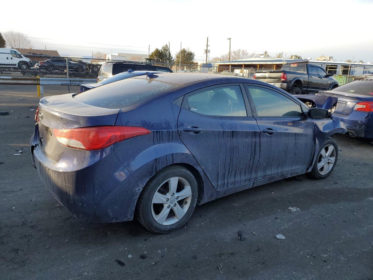 2013 HYUNDAI ELANTRA GL - Image 3