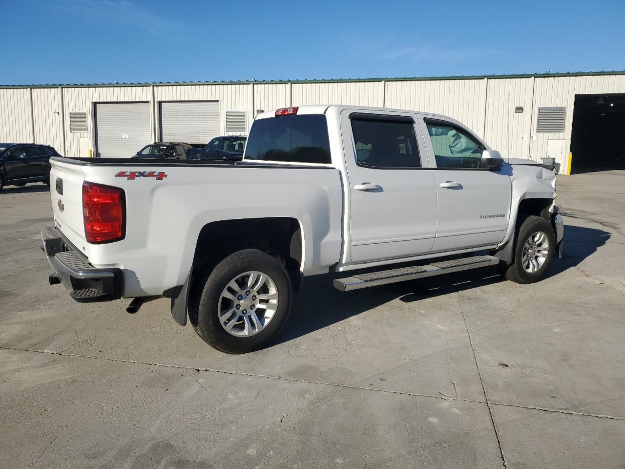 2017 CHEVROLET SILVERADO - Фото 3