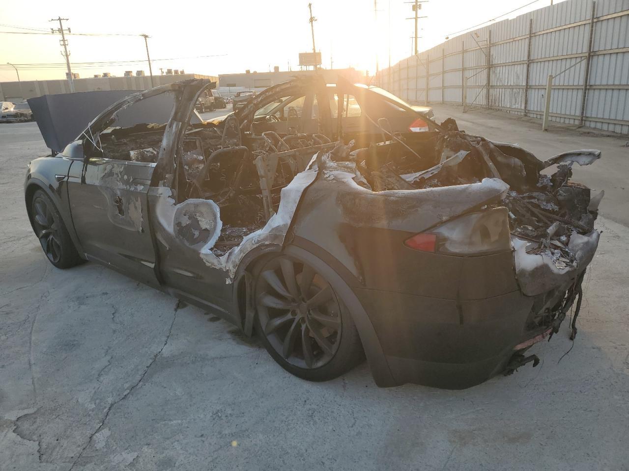 2018 TESLA MODEL X - Фото 2