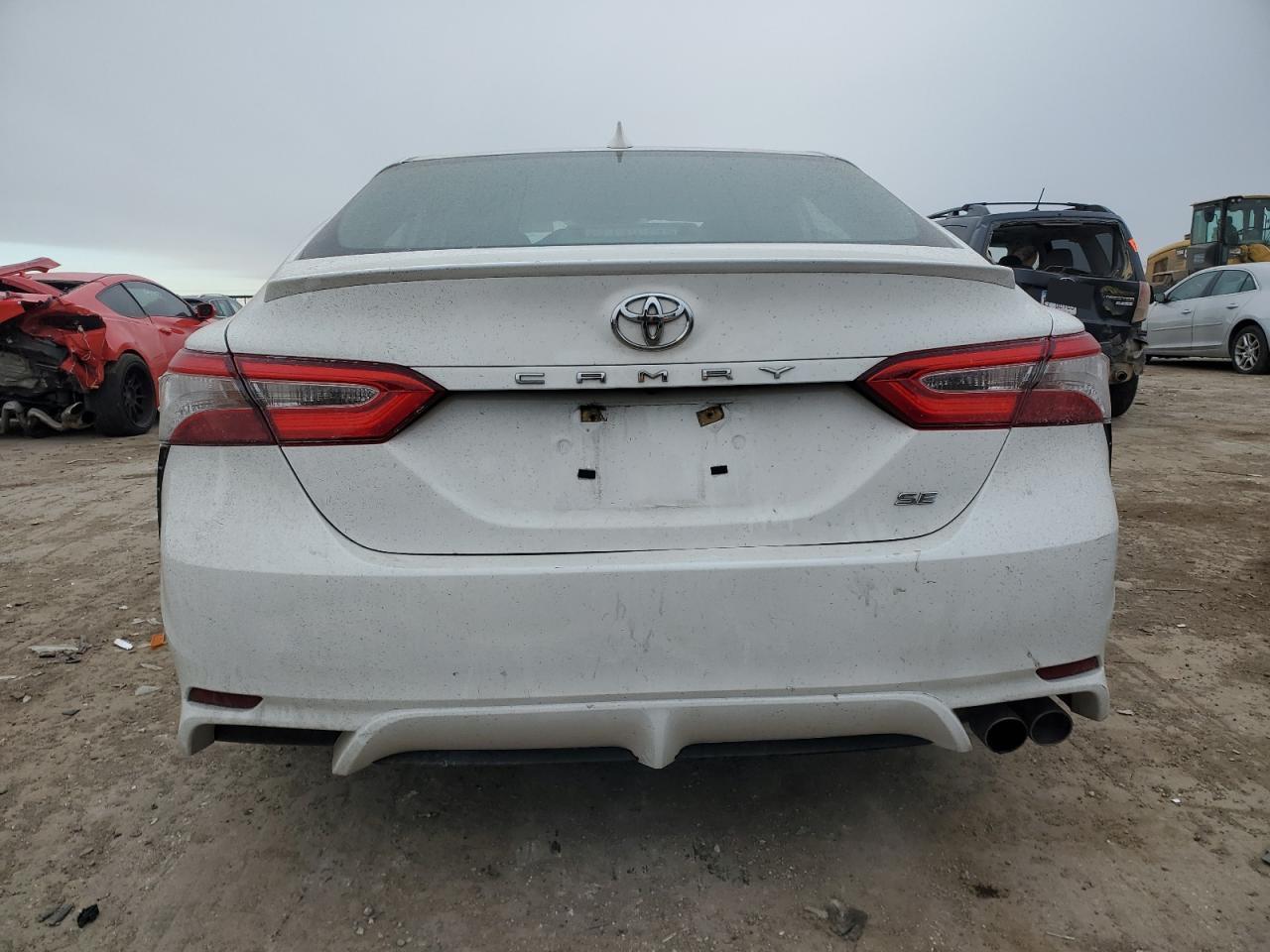 2020 TOYOTA CAMRY SE - Фото 6