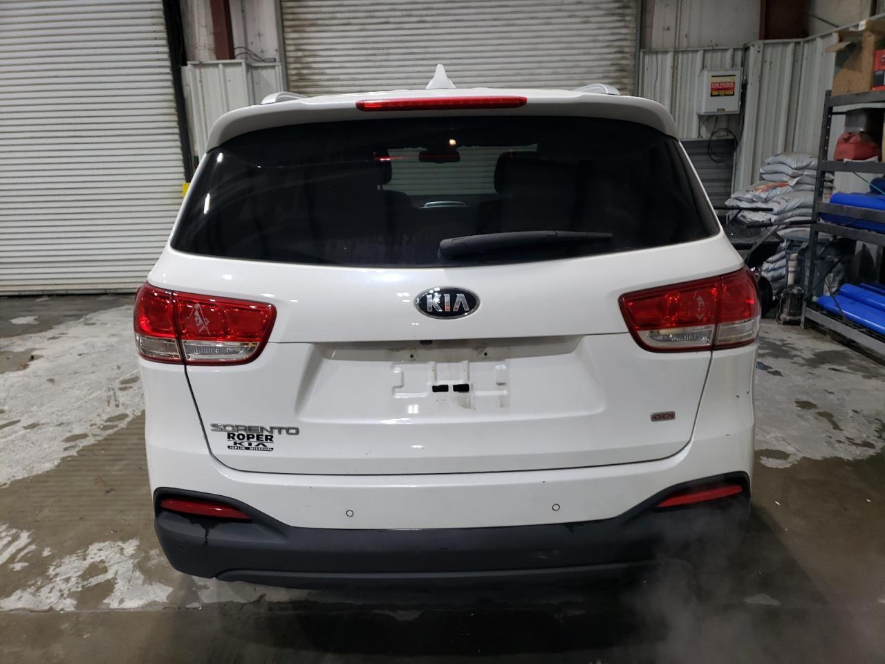 2016 KIA SORENTO LX - Image 6