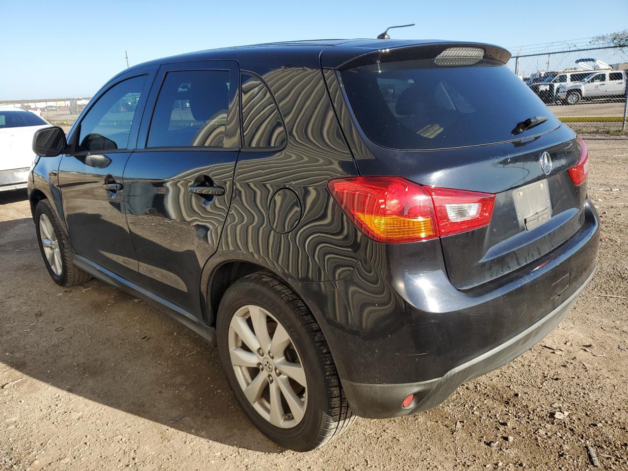 2015 MITSUBISHI OUTLANDER - Фото 2