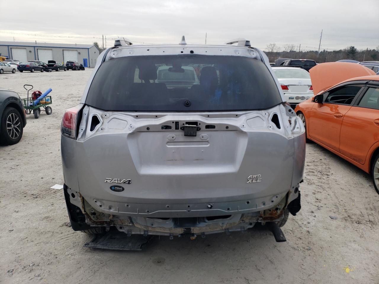 2017 TOYOTA RAV4 XLE - Фото 6