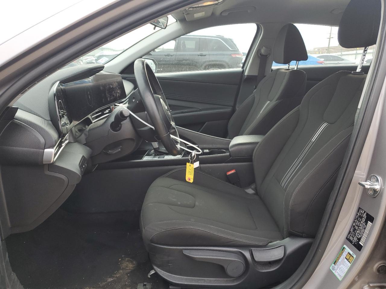 2023 HYUNDAI ELANTRA SE - Image 7