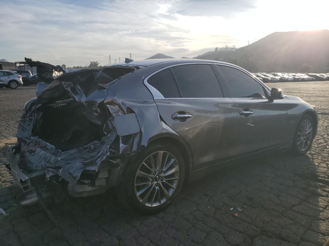 2018 INFINITI Q50 LUXE - Image 3