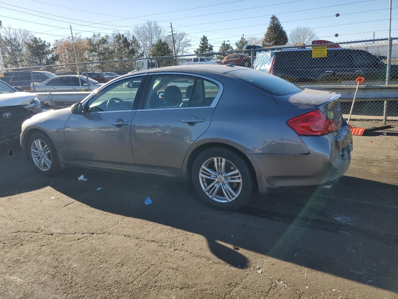 2012 INFINITI G37 - Фото 2