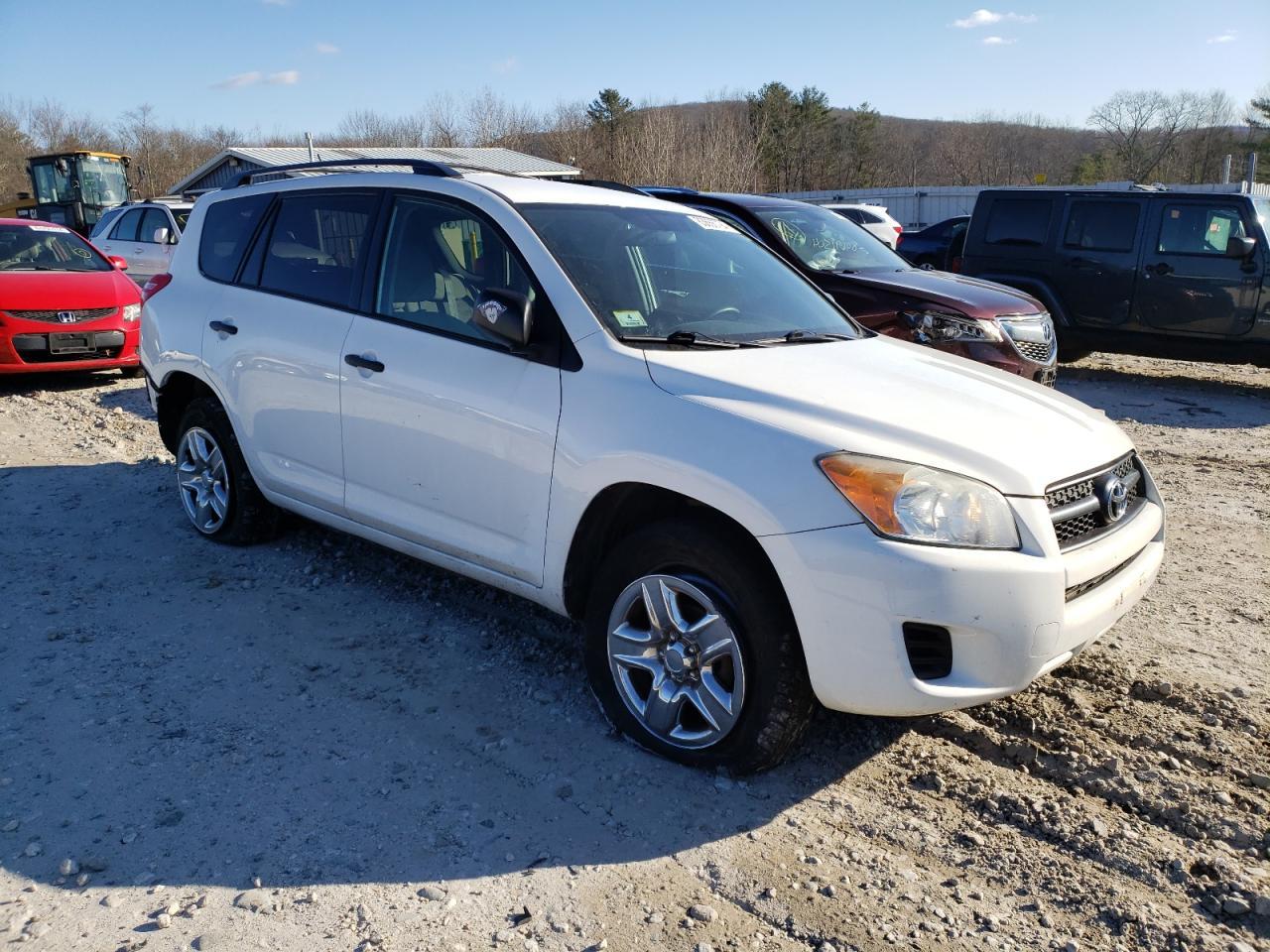 2011 TOYOTA RAV4 - Фото 4