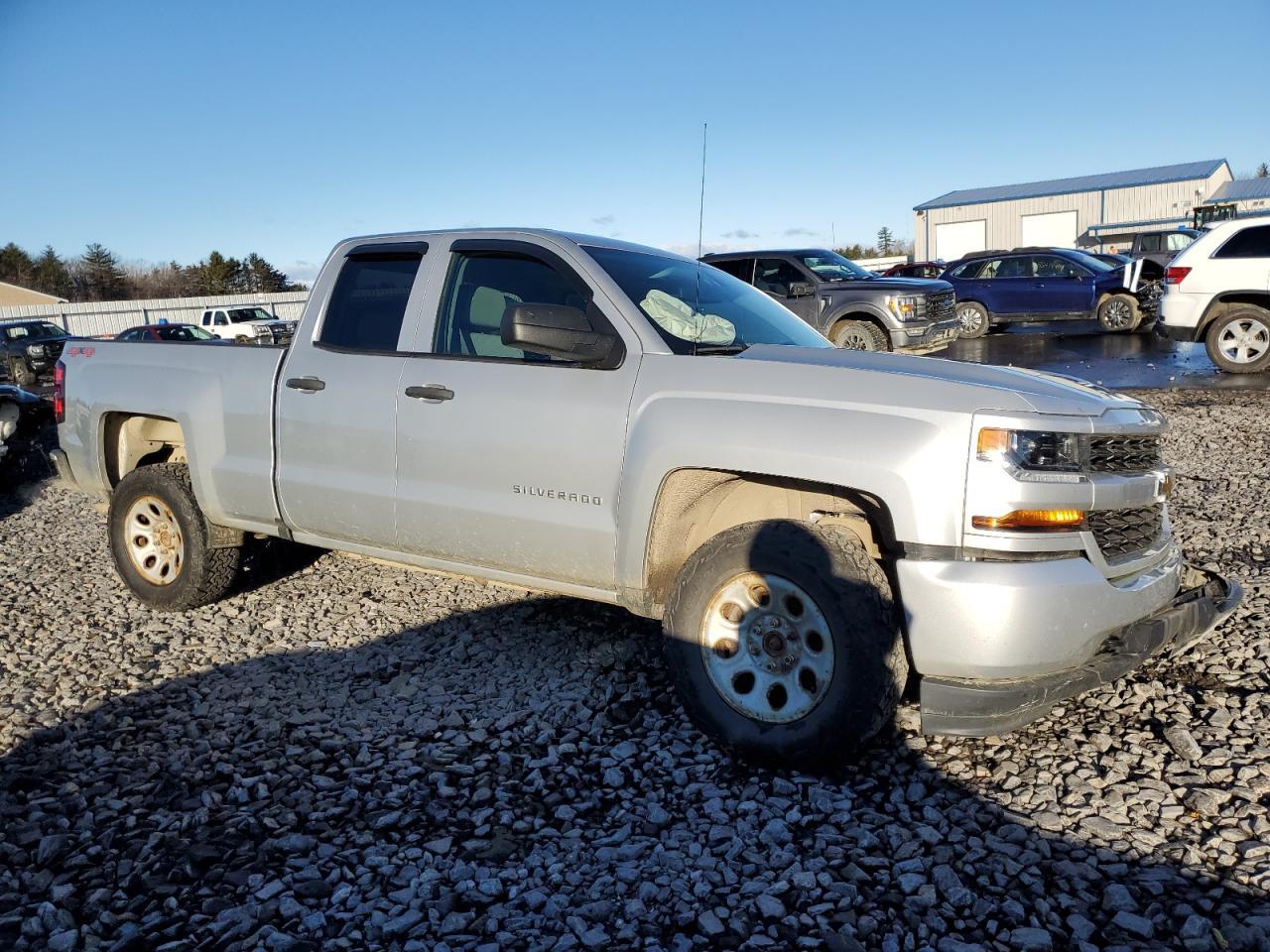 2017 CHEVROLET SILVERADO - Image 4