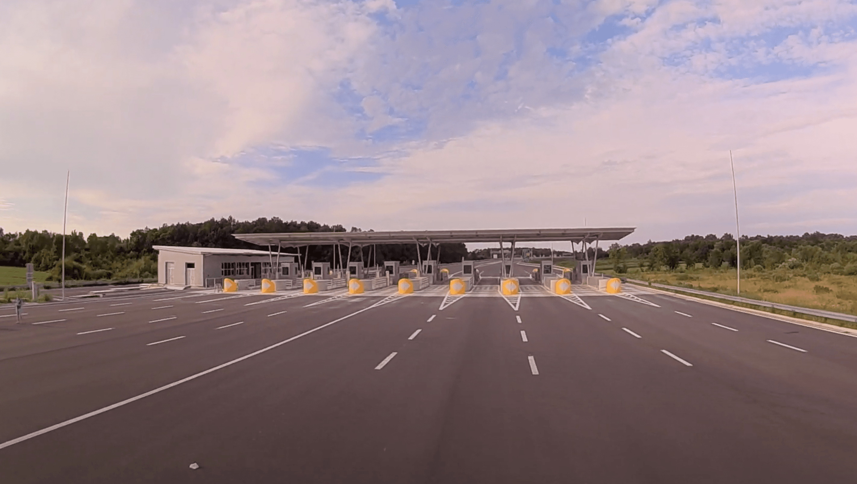 В Украине построят платные дороги: когда ждать, сколько платить и зачем это нужно?