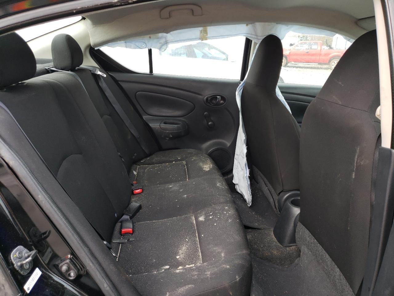 2015 Nissan Versa S - Фото 6