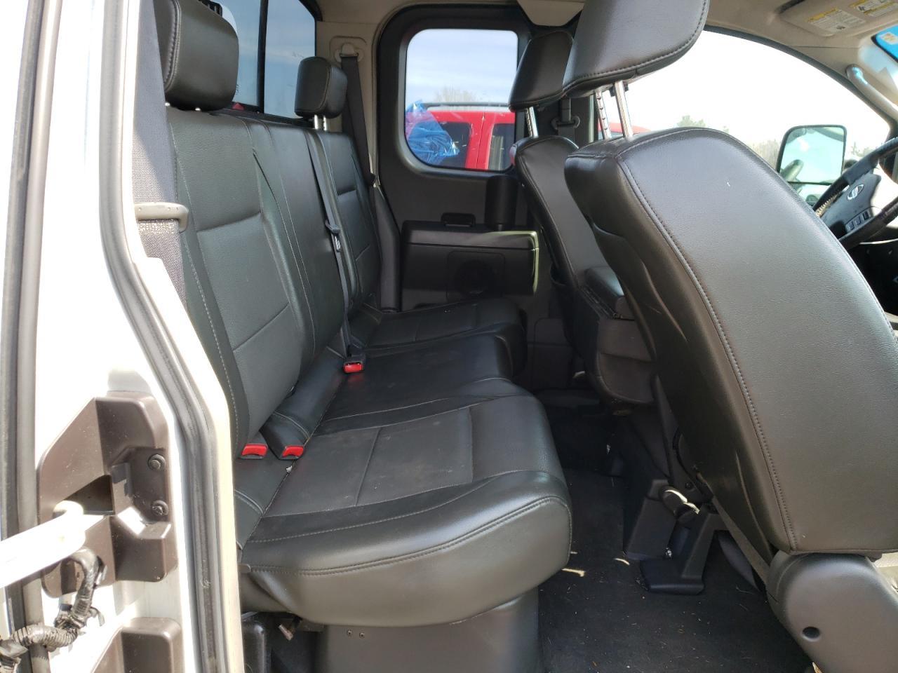 2005 Nissan Titan Xe - Image 6