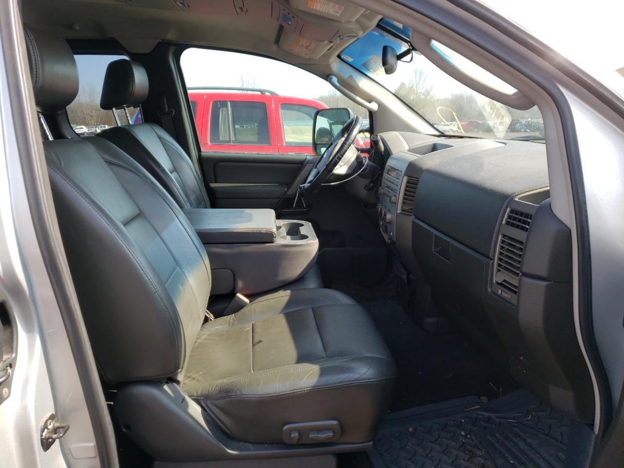 2005 Nissan Titan Xe - Image 5