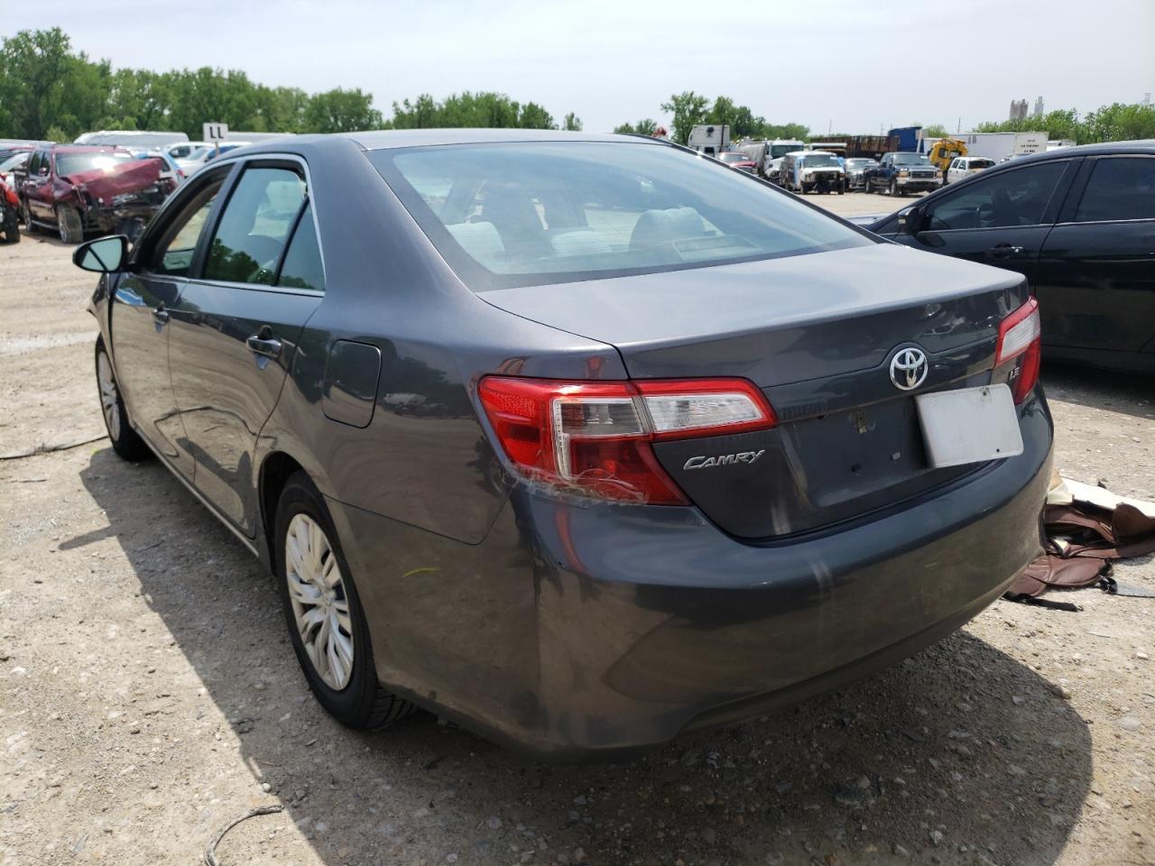 2014 Toyota Camry L - Image 3