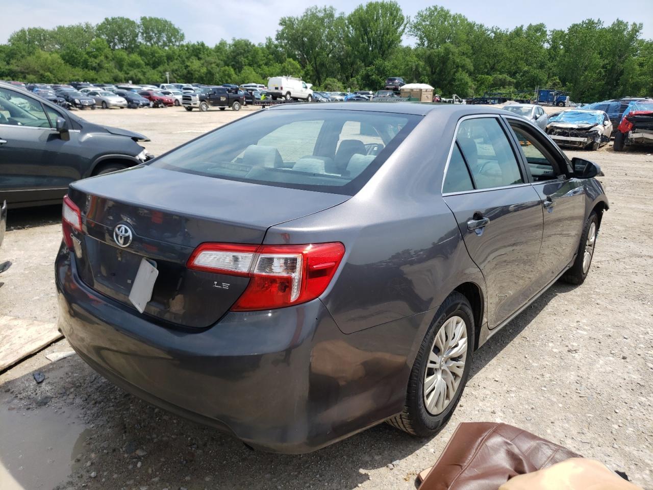 2014 Toyota Camry L - Image 4