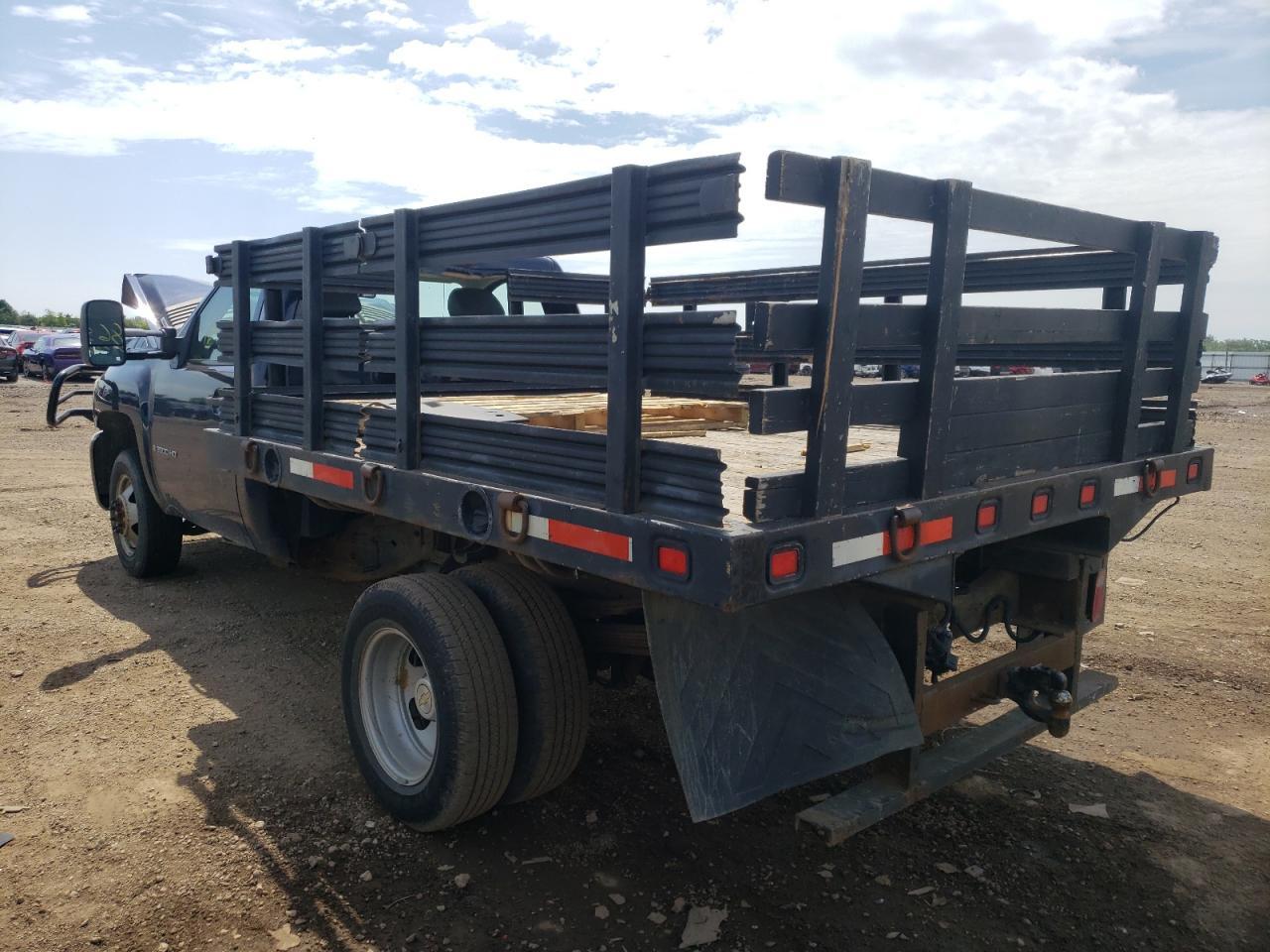 2009 Chevrolet Silverado C3500 - Image 3