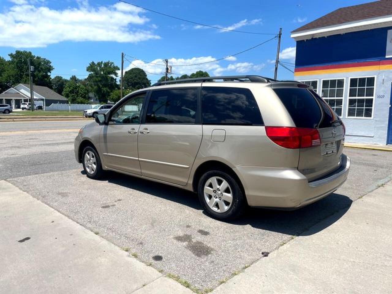 2004 Toyota Sienna Ce - Фото 2
