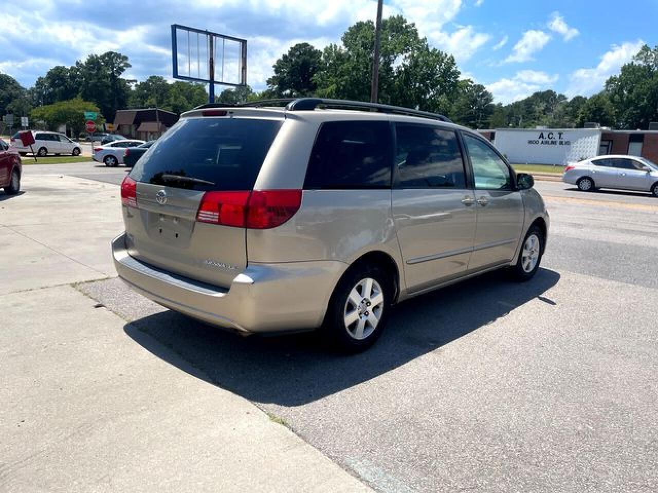 2004 Toyota Sienna Ce - Фото 3