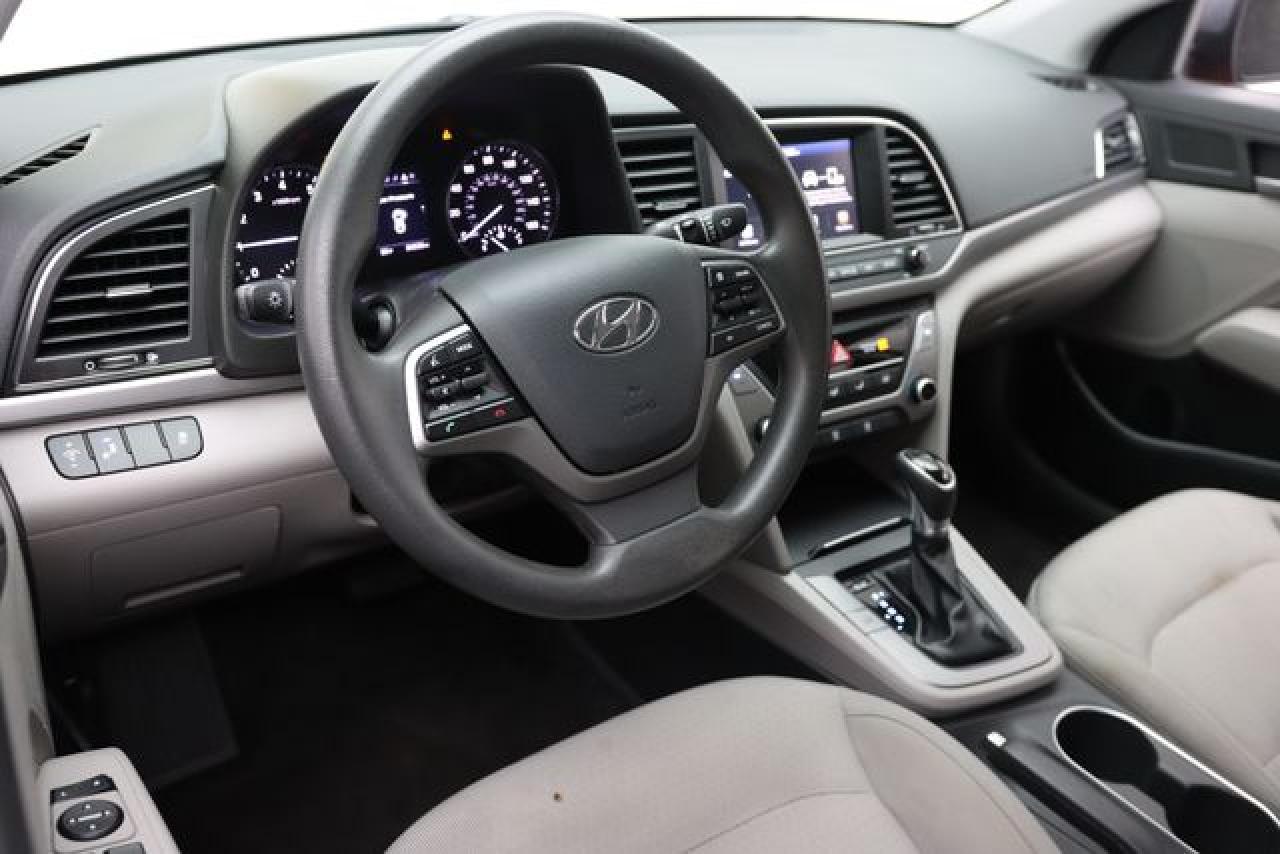 2018 Hyundai Elantra Sel - Image 2