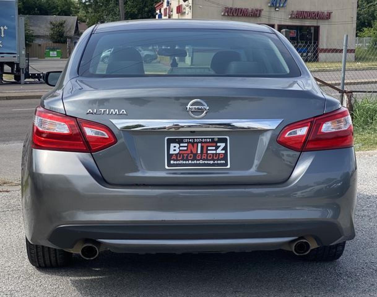 2017 Nissan Altima 2.5 - Image 6