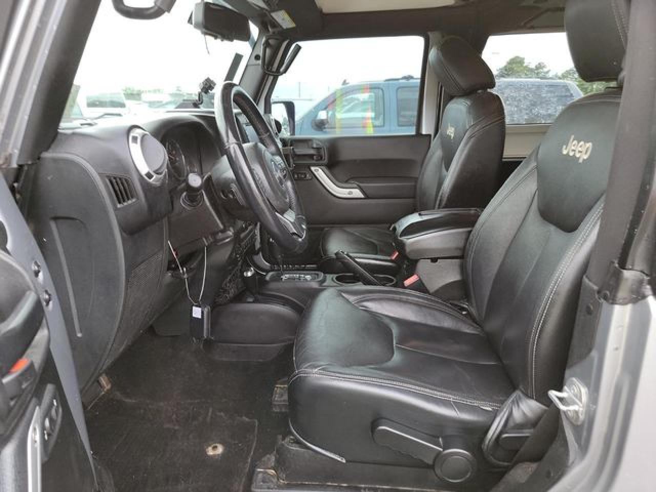 2015 Jeep Wrangler Sahara - Фото 6